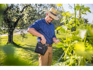 Teaca din nylon pentru articole de legat si taiat