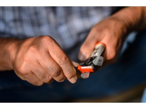 Unealta combinata pentru ascutit