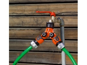 Conector robinet cu 2 iesiri