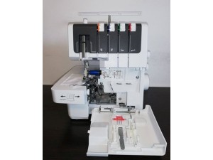 Masina de surfilat Merrylock 480